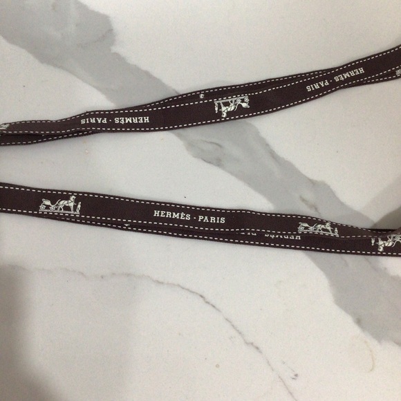 Hermès brown gift ribbon - Picture 1 of 2